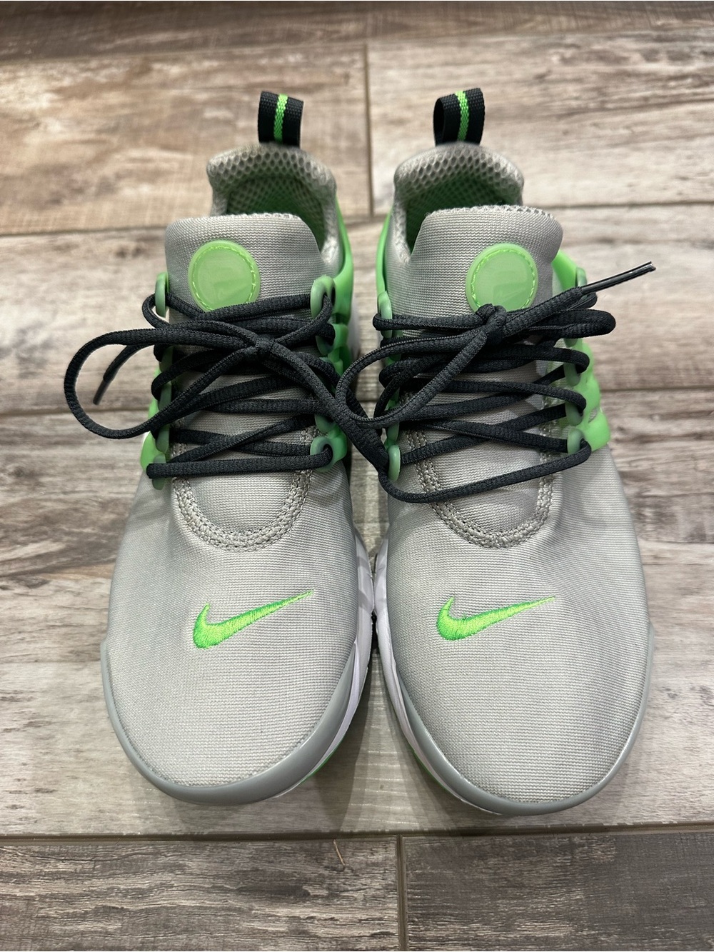 Nike Air Presto Grey and Green Trainers Youth size 5